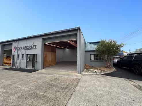 Silverdale Industrial unit with generous parking