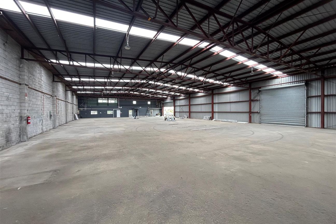 Savills | Refurbished Heavy Industrial – 1,165sqm – pohled 2