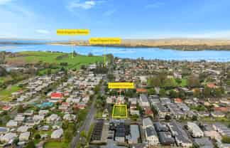 4 Holland Avenue, Point England