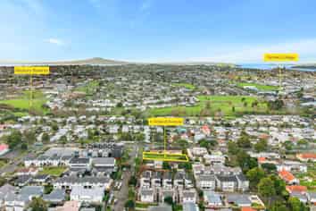 4 Holland Avenue, Point England