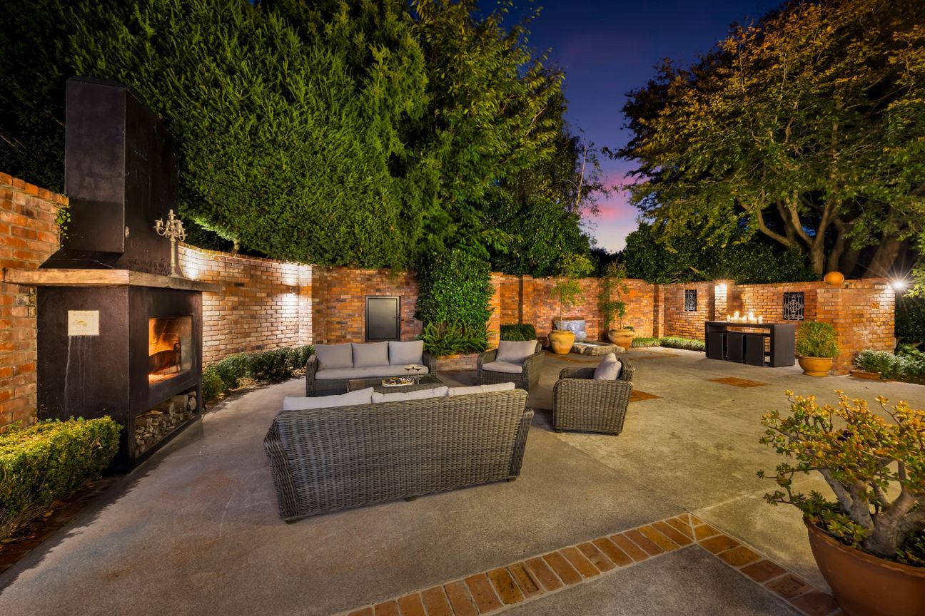 Grand residence on stunning private grounds - Widok 4