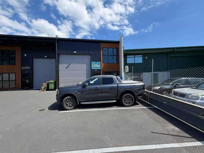 Near new, high spec Papamoa unit