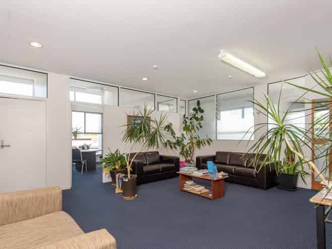 Light filled first floor offices