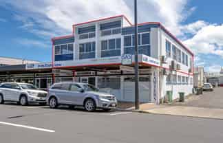 Light filled first floor offices