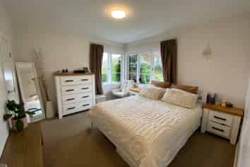 44 Flanshaw Road, Te Atatu South