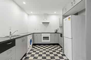 Refurbished Live Work Unit!