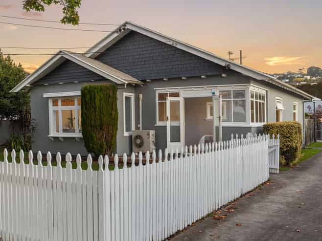 12 Koromiko Street, Saint Martins