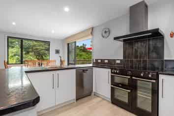 8 Walnut Grove, Kensington