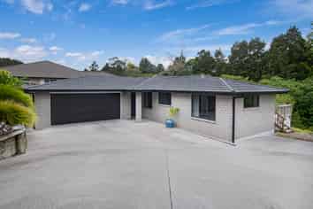 8 Walnut Grove, Kensington