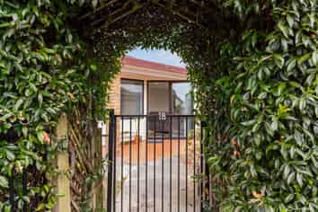 18 Botanic View, Manurewa