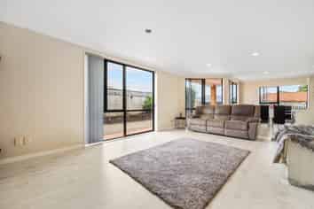 18 Botanic View, Manurewa