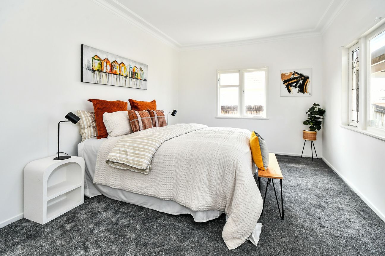 Urgent Sale: Fully Renovated Brick Home! - Vista 5