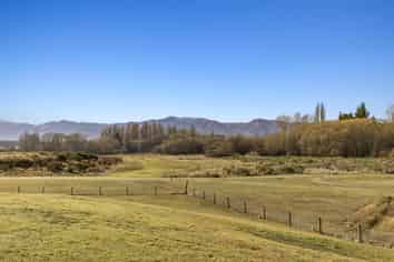  Templeton Street, Albert Town