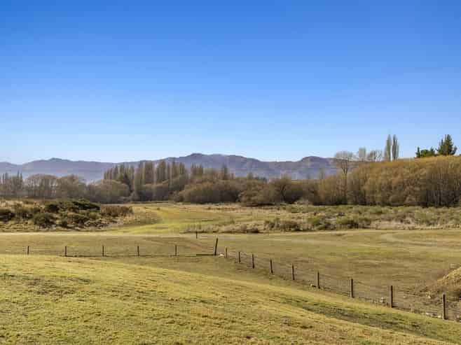  Templeton Street, Albert Town