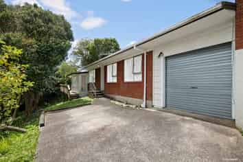 11b Lancelot Place, Glenfield