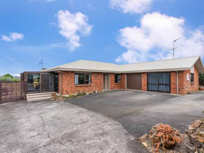 2/132 Wellington Street, Pukekohe