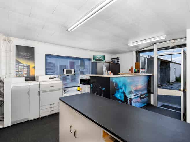 CBD Commercial Building - Invest or Occupy