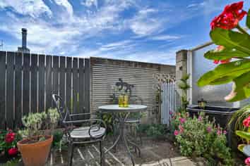 1/804A Alexandra Street, Parkvale