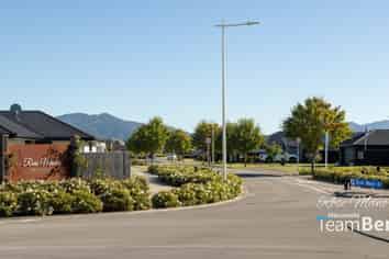 6 Bond Street, Springlands