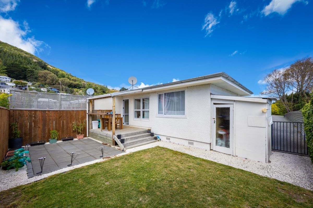 Sunny & Private | First Home or Investment