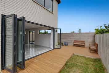 42 Resolution Drive, Gulf Harbour