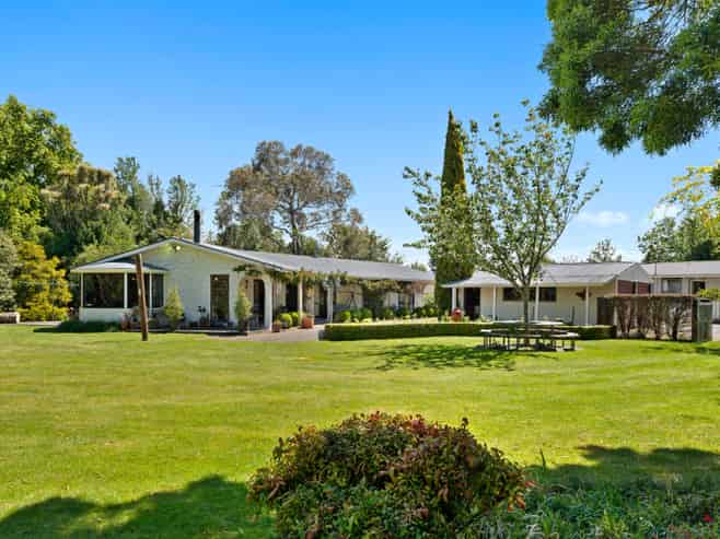 20-22 King Street, Carterton