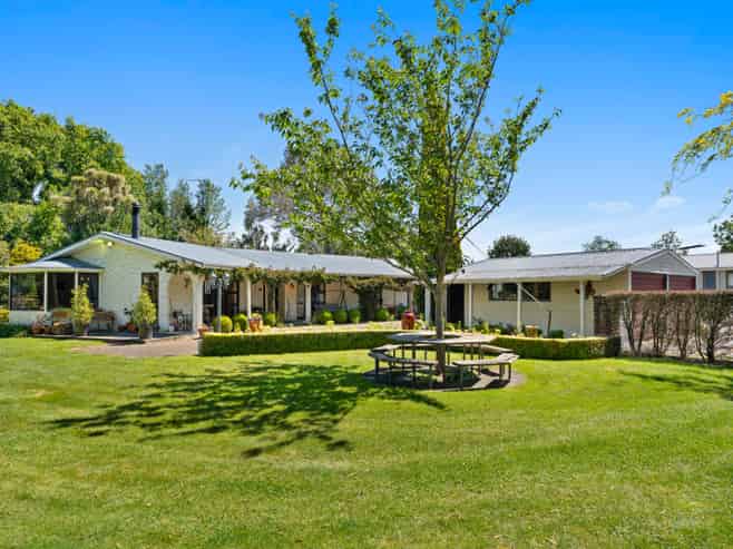 20-22 King Street, Carterton