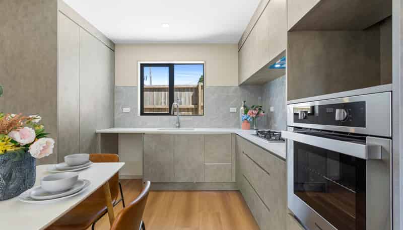 2/13 Hilda Road, Favona