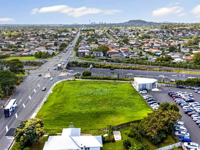 Unlock Auckland’s thriving growth corridor
