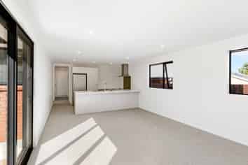 28a Buckland Road, Mangere East