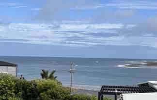 8 Wainamu Road, Raglan