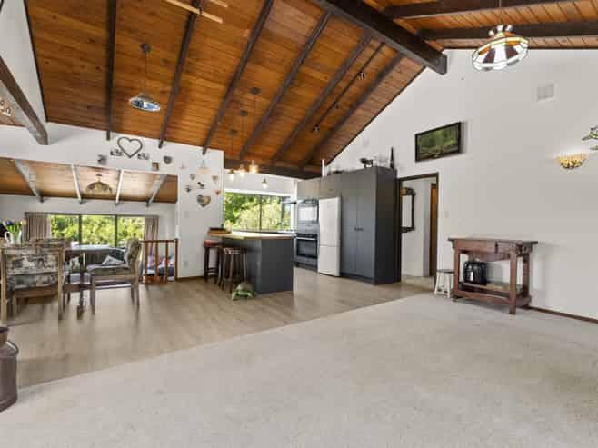 112 Pahoia Road, Whakamarama