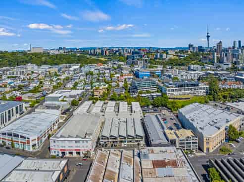 Versatile Parnell Showroom or Office