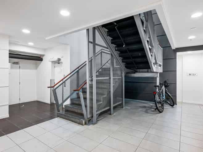 Versatile Parnell Showroom or Office