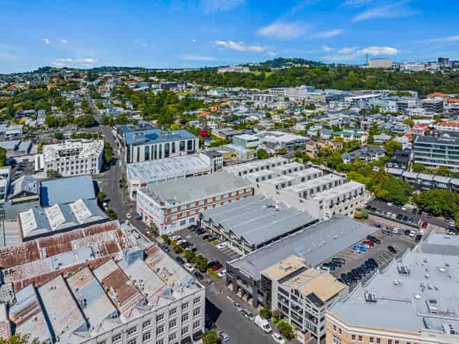 Versatile Parnell Showroom or Office