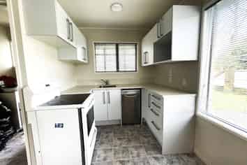 2/6 Papatahi Place, Henderson