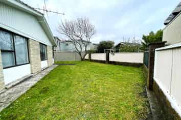 2/6 Papatahi Place, Henderson