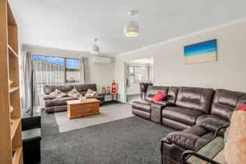 29 John F Kennedy Drive, Milson