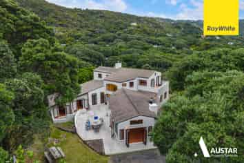 175 Marine Parade North, Piha