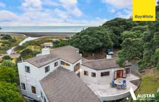 175 Marine Parade North, Piha