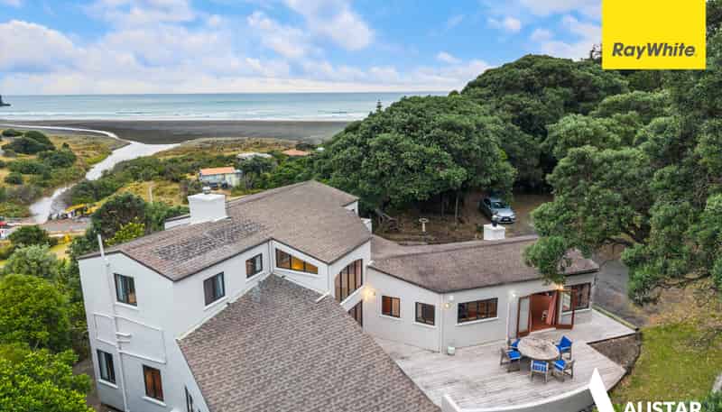 175 Marine Parade North, Piha