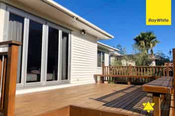 102 Matipo Road, Te Atatu Peninsula