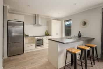 66 Pebble Beach Boulevard, Kamo