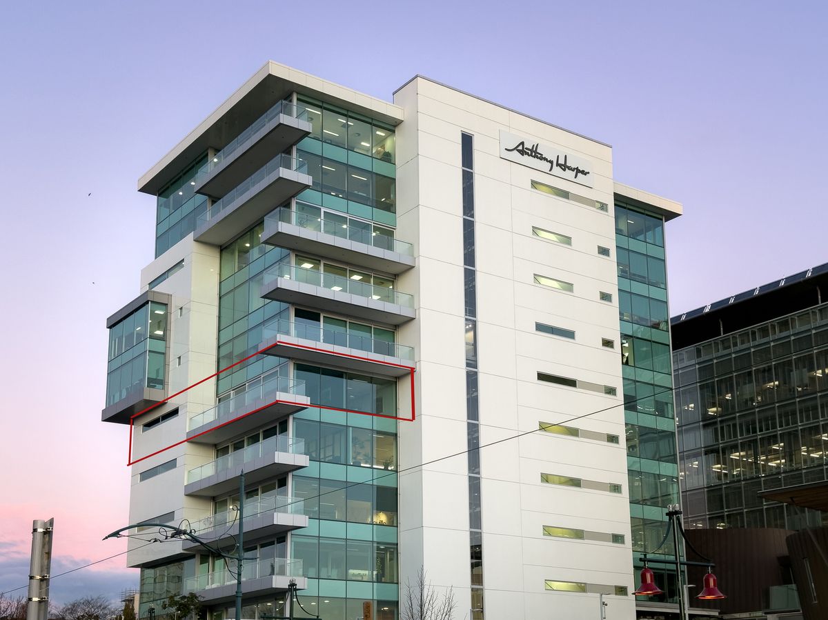 'A' GRADE OFFICE PREMISES WITH AVON RIVER VIEWS – pohled 2