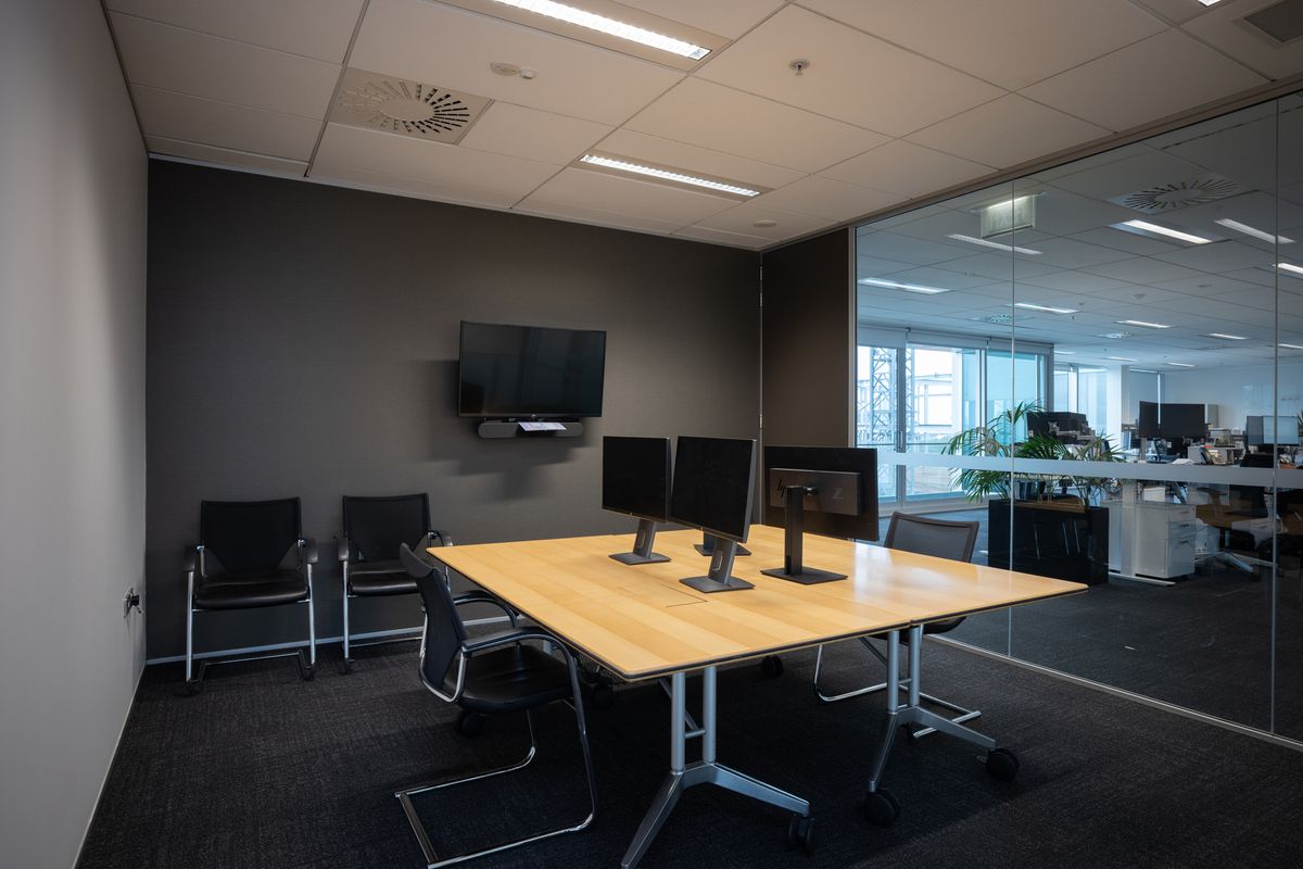 'A' GRADE OFFICE PREMISES WITH AVON RIVER VIEWS – další