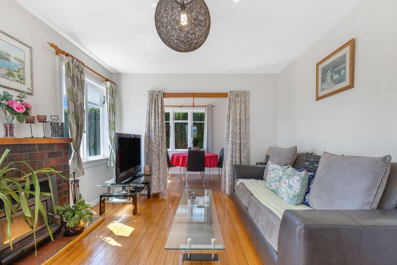Move-in Ready 1950s Charm in Witherlea Location - Bild 6