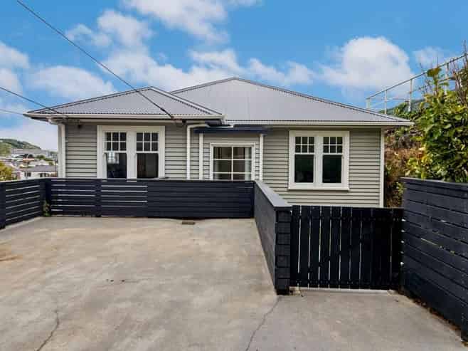 110 Wexford Road, Miramar