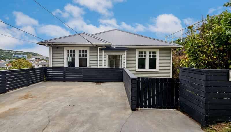 110 Wexford Road, Miramar