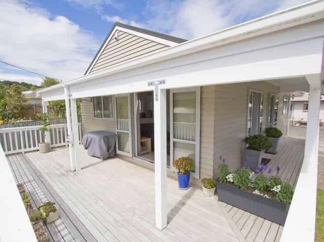 1/127 Atkinson Road, Titirangi