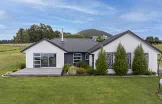 212 McMaster Road, Saddle Hill